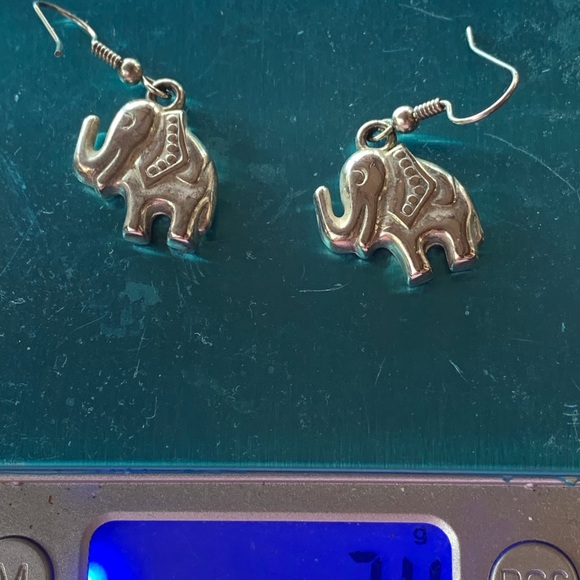 Vintage Elephant Pierced Silver Earrings - Picture 2 of 3